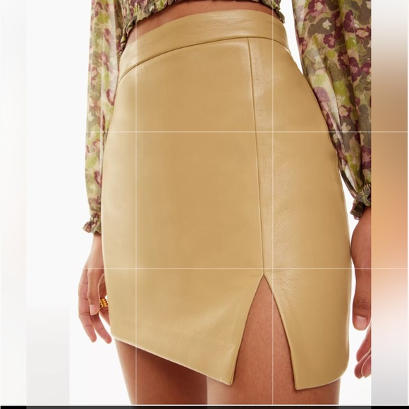 Aritzia Wilfred Patio Mini Skirt.  Aritzia -***Limited Edition***
Sandy Beige - Picture 16 of 16